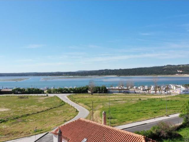 Venda Exclusiva: Casas a Renovar em Foz do Arelho com Projet. 0m² Foz do arelho