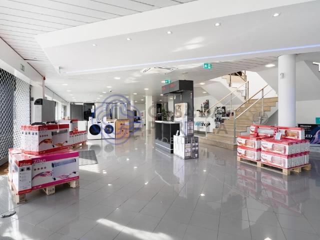 Venda Lojas Comerciais, Armazéns e Escritórios – Leça da Palmeira