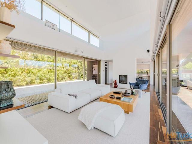 Venda | Moradia contemporânea em Birre, Cascais | 4 suites | 562 m² ABC | Lote 720 m² | Jardim, terraços e piscina | 26074078374