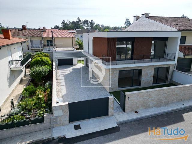 Venda Moradia T4 | 26074085571