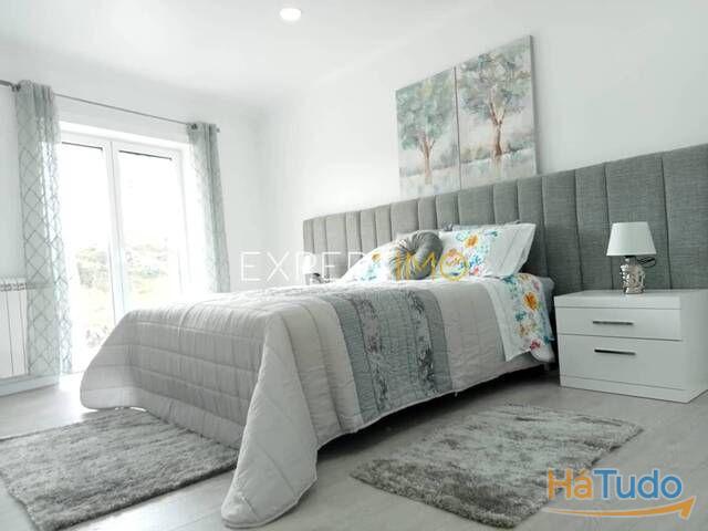 Venda Moradia T2 | 26084091863