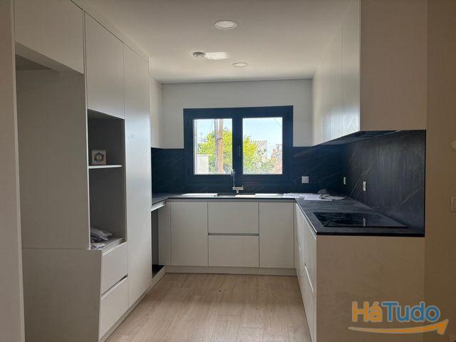 Venda Moradia T3 | 26084094181