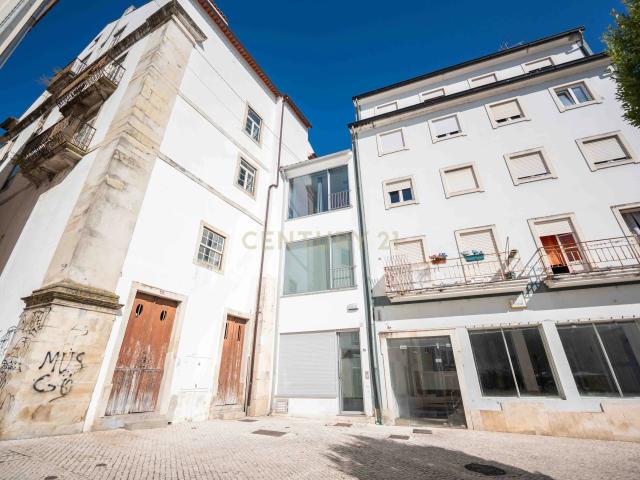 Venda | Prédio com 3 andares, Terreiro da Erva – Centro Histórico de Coimbra Património UNESCO