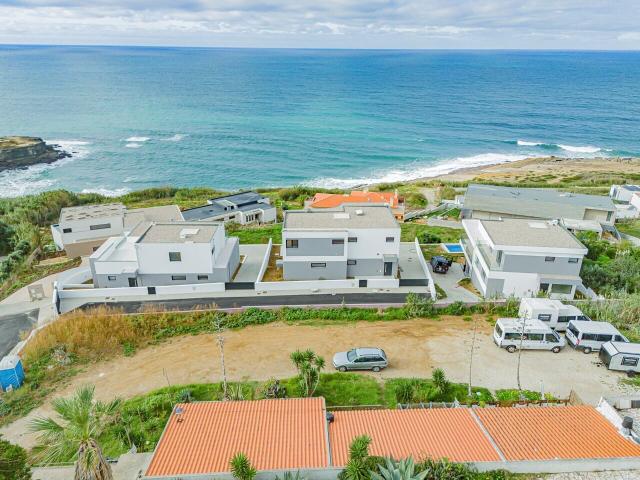 Vende Terreno Ericeira 5 km, A Casa das Casas