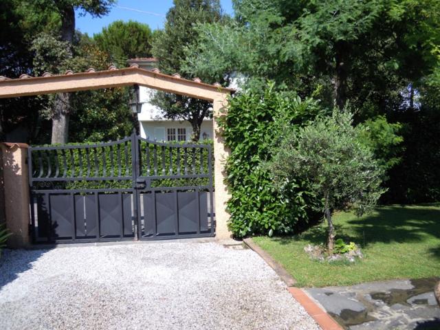 Villa con giardino a Massa