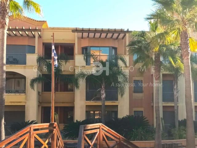 Vende Apartamento T2 Em Condominio De Luxo No Ultimo Piso Em. 130m² Vilamoura