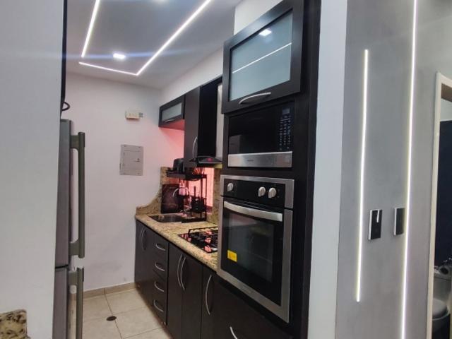 Vende Apartamento Semi Equipado en Valles Del Nogal, San Diego