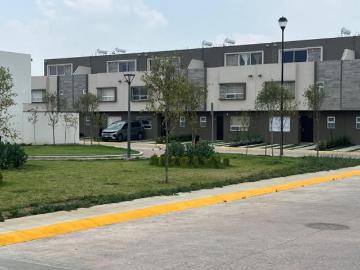 VENDE CASA CON TRES RECAMARAS CON ESPACIOS AMPLIOS EN CALIMAYA