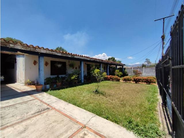 VENDE CASA EN LA URB.ESPERANZA TOCUYTO 01 39