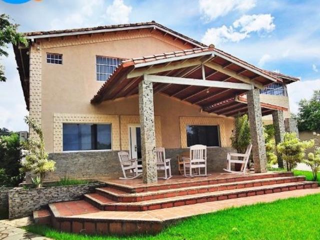 VENDE CASA TIPO FINCA EN SAFARI RANCH