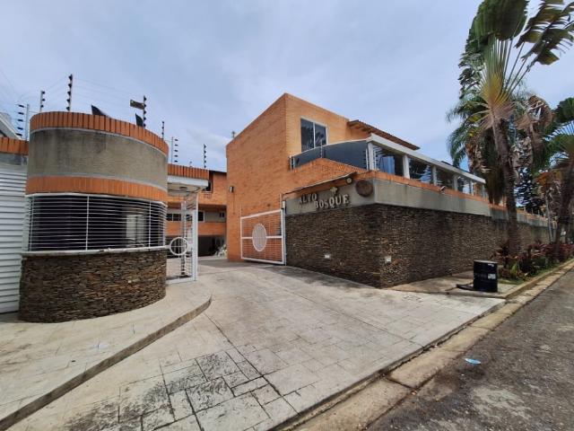 VENDE Casa Ubicación: Urbanización El Bosque, Valencia, Carabobo