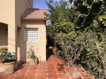 VENDE CASA 3 PISOS, 4 DORM, 3 BAÑOS MICROBARRIO VALLE LO CAMPINO QUILICURA
