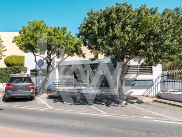 VENDE EDIFICÍO/MORADIA c/Pastelaria/Fábrica de Bolos EXCELENTE INVESTIMENTO !