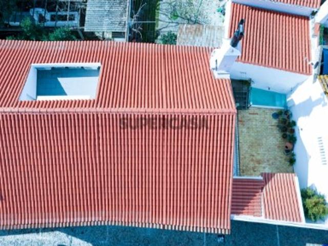 Vende em Exclusivo Prédio no Centro Histórico com 2 Fracções