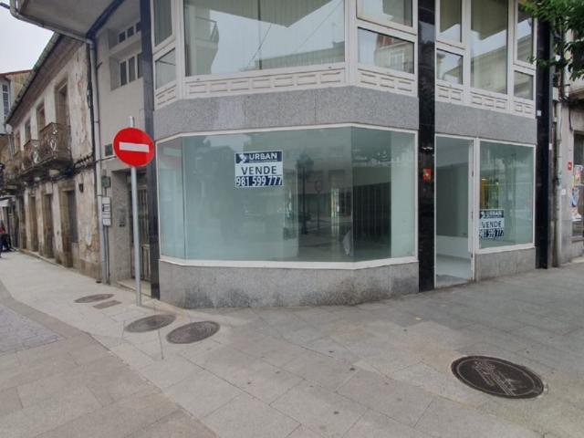 VENDE LOCAL COMERCIAL EN A ESTRADA EN LA PLAZA DE GALICIA