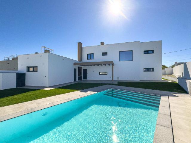 Vende Moradia T4 Ericeira 21 km, A Casa das Casas