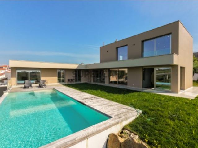 Vende Moradia T4 Ericeira 8 km, A Casa das Casas