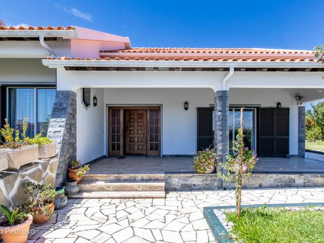 Vende Moradia T5 Ericeira 3 km, A Casa das Casas