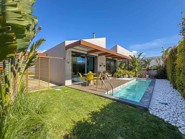 Vende Moradia T2 Ericeira 3 Km, A Casa das Casas
