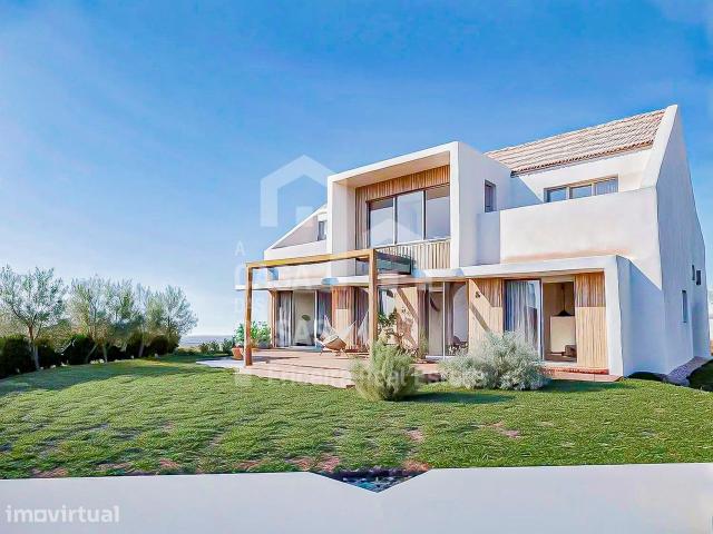 Vende Moradia T3 Ericeira 15 km, A Casa das Casas
