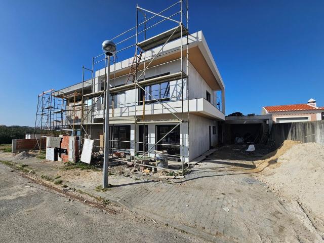 Vende Moradia T3 Ericeira 11 km, A Casa das Casas