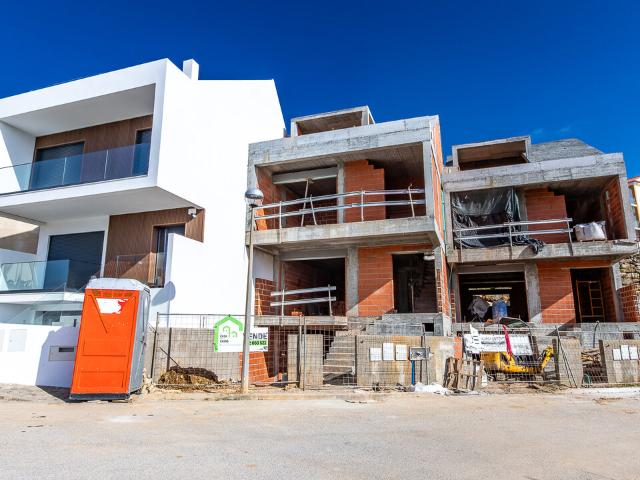 Vende Moradia T3 Ericeira 3 km, A Casa das Casas