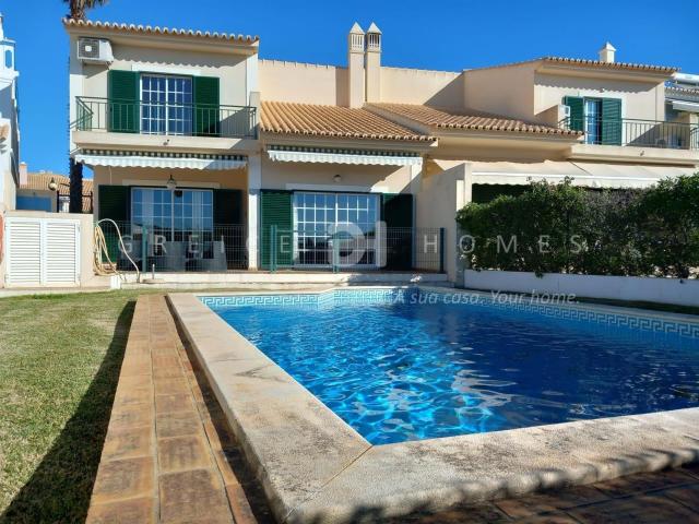 Vende Moradia V3 Com Piscina Em Vilamoura 303m² Vilamoura