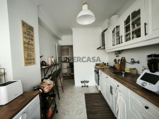 Vende se T1 em Agualva Cacém