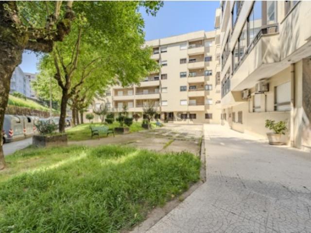 Vende se T2 Braga Central