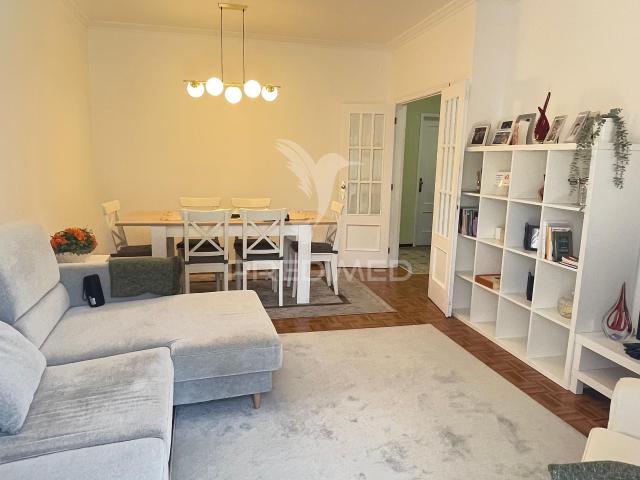 Vende se T2 em Valpedre Penafiel