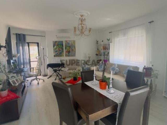 Vende se T2 em Faro, Totalmente Renovado com 91 m² e lugar de garagem em cave