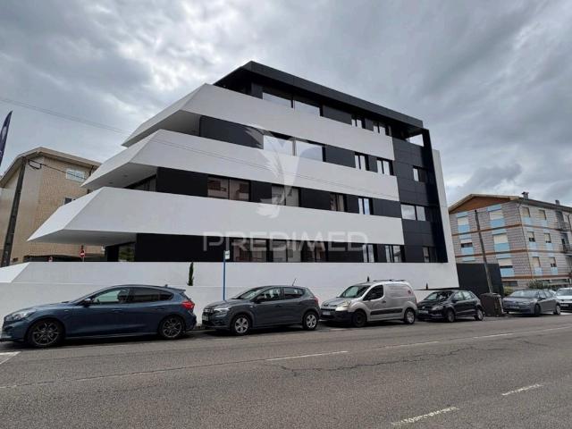 Vende se T2 Novo com Terraço 150 m2Gondomar S.Cosme