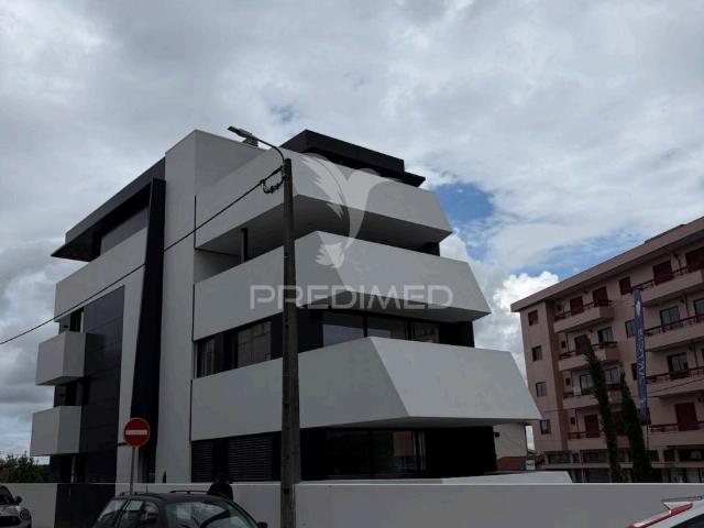 Vende se T2 Novo com Terraço 150 m2Gondomar S.Cosme
