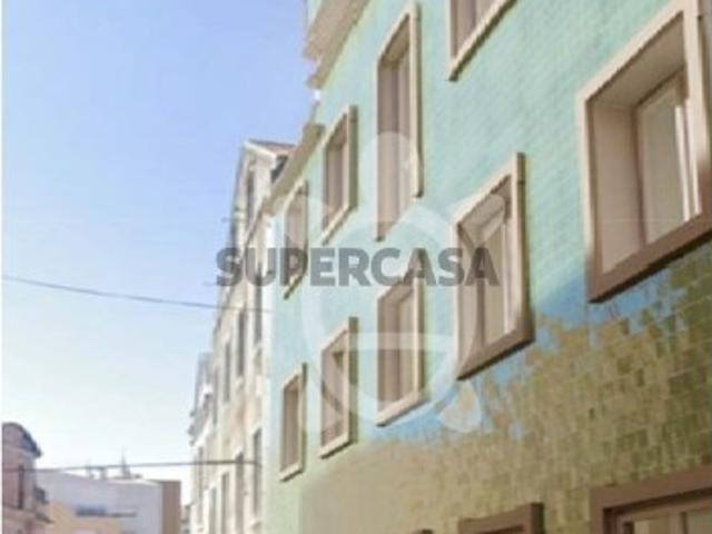 Vende se T2 Novo Próximo da Marina