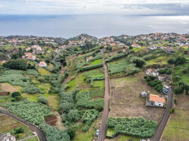 Vende se Terreno com Vista Mar Canhas, Ponta de Sol