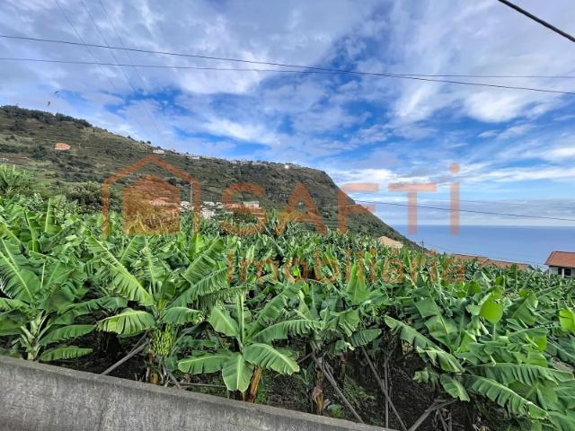 Vende se terreno para construção com vista ao mar Arco da Calheta