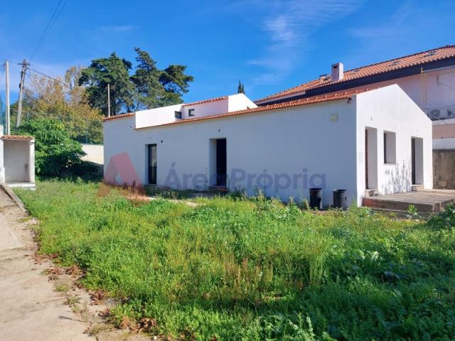Vende se Terreno totalmente urbano com 3882 m2 em Cascais