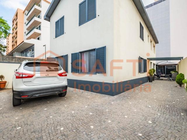 Vende se amplo apartamento no Funchal nas Madalenas. 0m² São Pedro Funchal