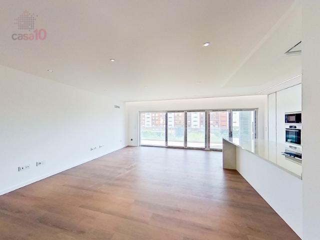 Vende se apartamento T3 em empreendimento exclusivo, Montijo