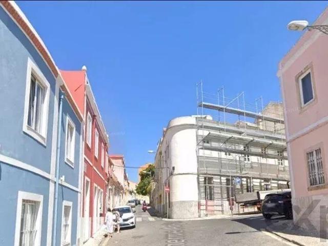 Vende Se apartamento T1+1 em Campo de Ourique 42m² Santo Condestável