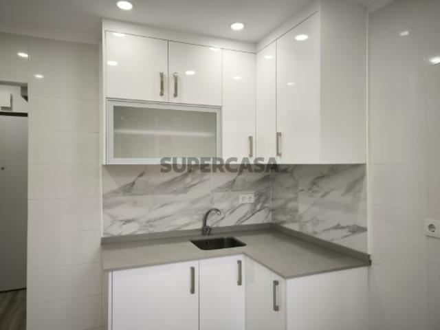 Vende se apartamento T1 em Lisboa