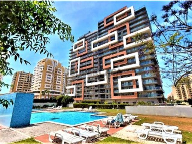 Vende se apartamento T2, com vista mar, no empreendimento Rocha Tower no Algarve, Portimão a 150 m da Praia da Rocha