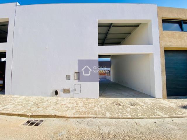 VENDE SE ARMAZÉM NO PARCHAL, LAGOA ALGARVE