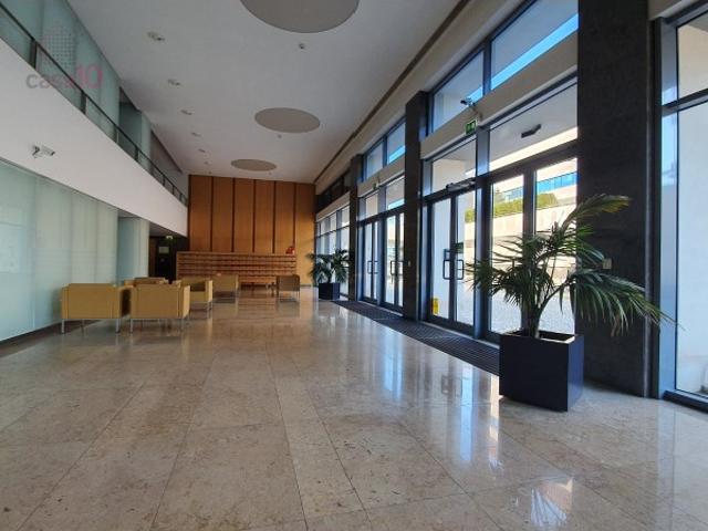 Vende se Escritório no Edificio Panoramic, Lisboa