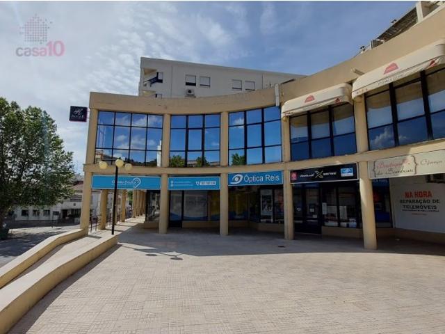 Vende se espaço comercial em Portalegre!