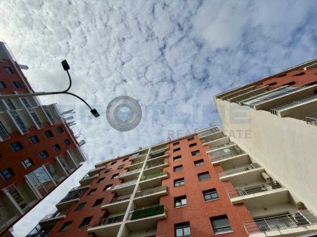 Vende se fantástico apartamento T3 com 4 lugares de estacionamento | Colinas do Cruzeiro, em Odivelas
