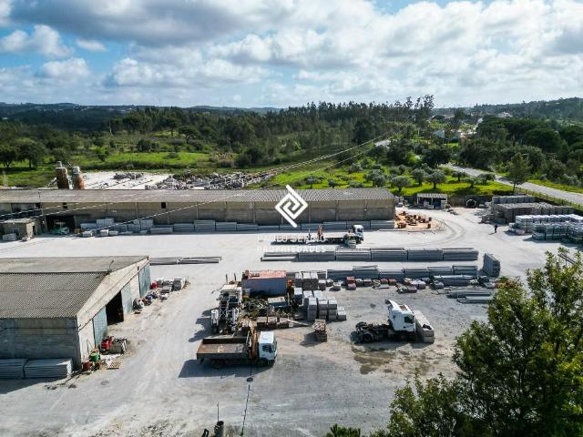 Vende Se Fábrica em Tomar, com produção em pleno funcionamen. 20000m² São pedro de tomar
