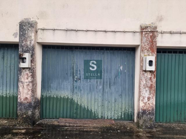 Vende se garagem com ligação de água e luz