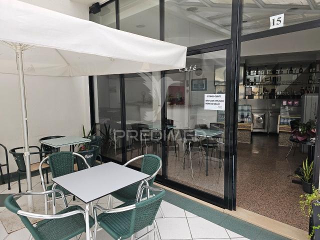 Vende se loja com café completamente equipado