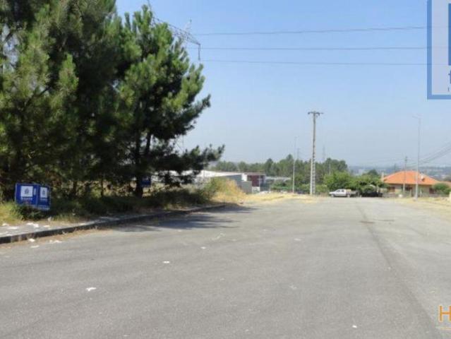 Vende se Lote para Construção de Pavilhão Industrial MONSUL Povoa Lanhoso | 26080373830